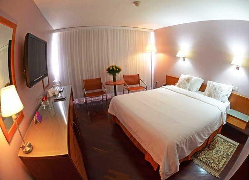 Hotel Paseo De Las Mercedes Caracas Luaran gambar